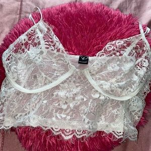SHEER LACE CROP TOP🤍